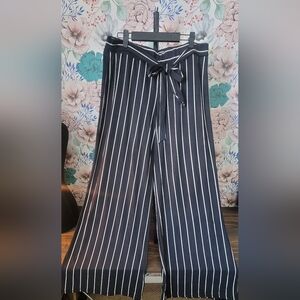 Chic Striped Wide-Leg Pants